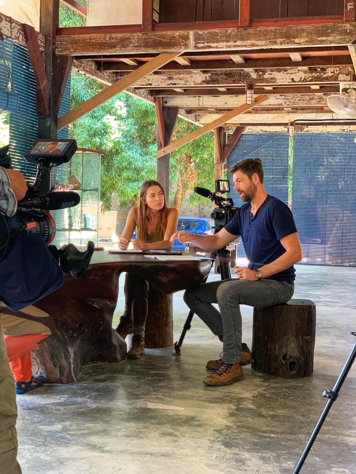 Kinga Philipps and J.J. Kelley in Lost in the Wild (2019)