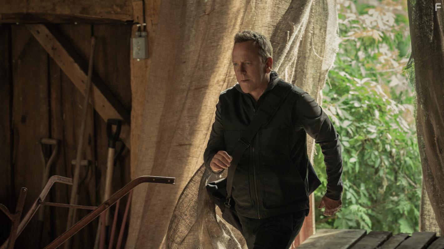 Kiefer Sutherland in Rabbit Hole (2023)