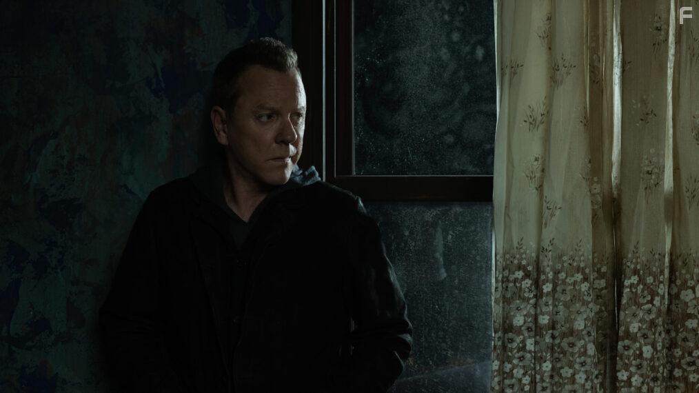 Kiefer Sutherland in Rabbit Hole (2023)