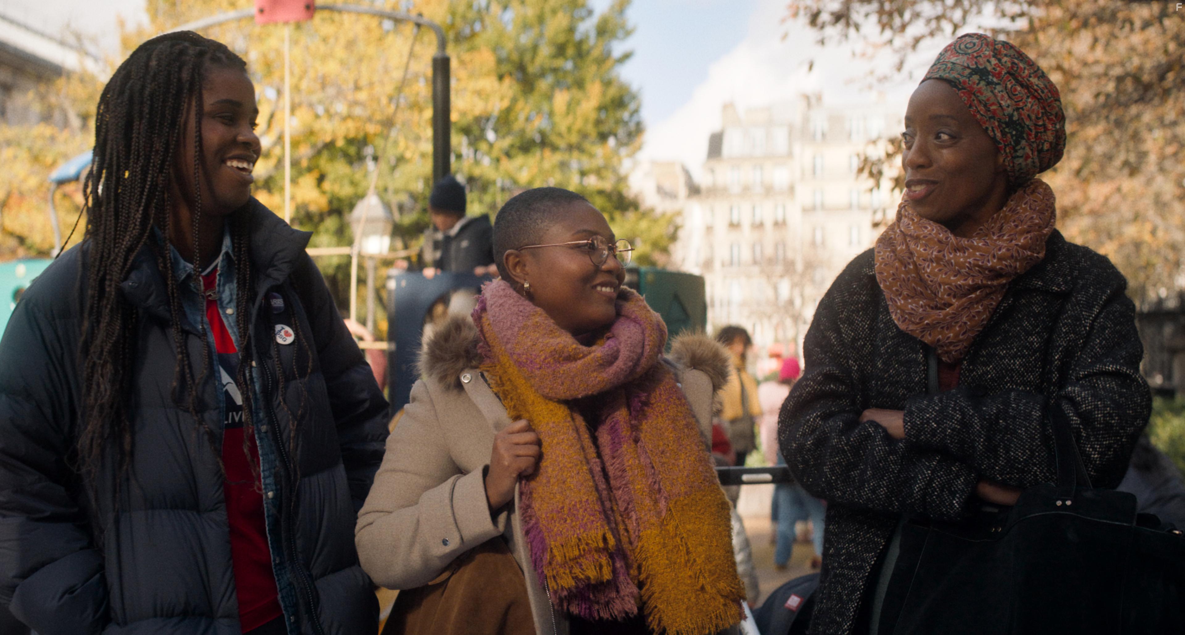 Jisca Kalvanda, Bwanga Pilipili, and Assouma Sow in Les femmes du square (2022)