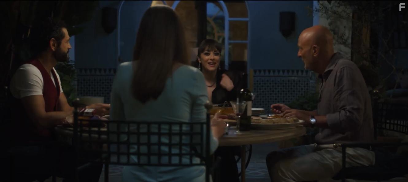 Claudio Bisio, Vittoria Puccini, Valentina Lodovini, and Vinicio Marchioni in Vicini di casa (2022)