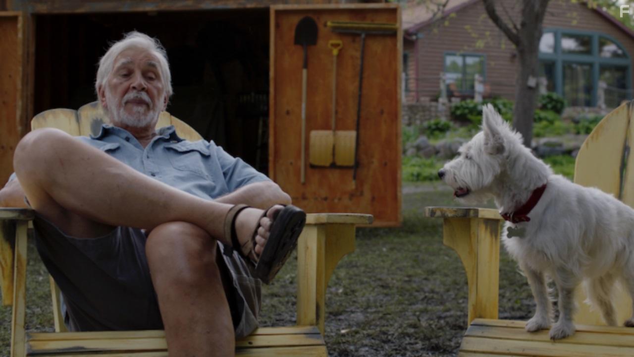 Frank Langella in Angry Neighbors (2022)