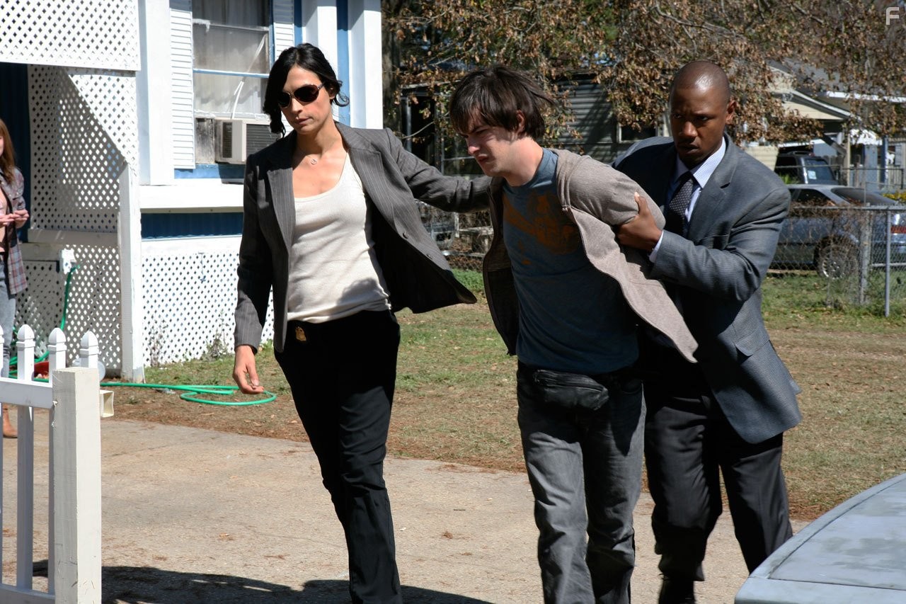 Famke Janssen and Marc-Andr? Grondin in Хамелеон (2010)