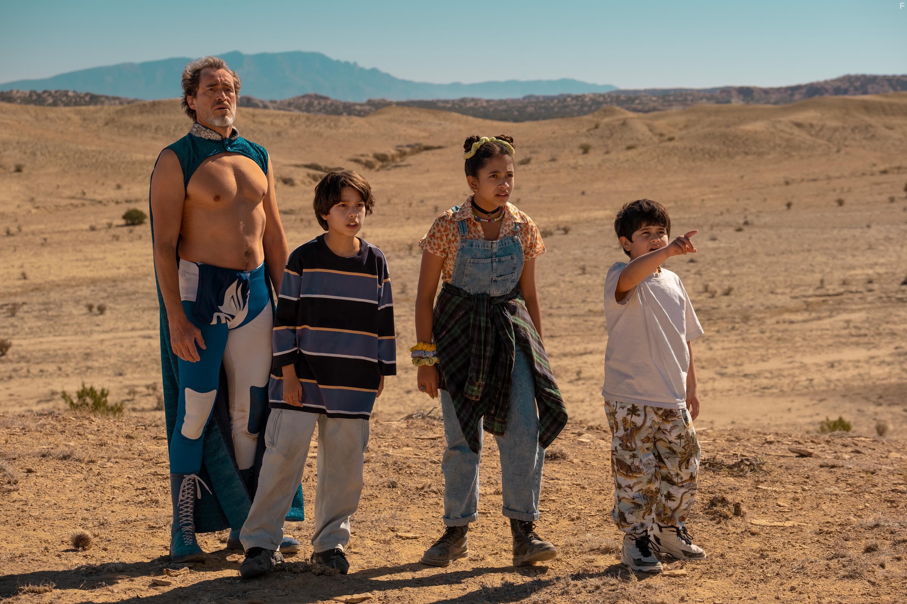 Demin Bichir, Nickolas Verdugo, Tony Rivetti Jr., Ashley Ciarra, and Evan Whitten in Chupa (2023)