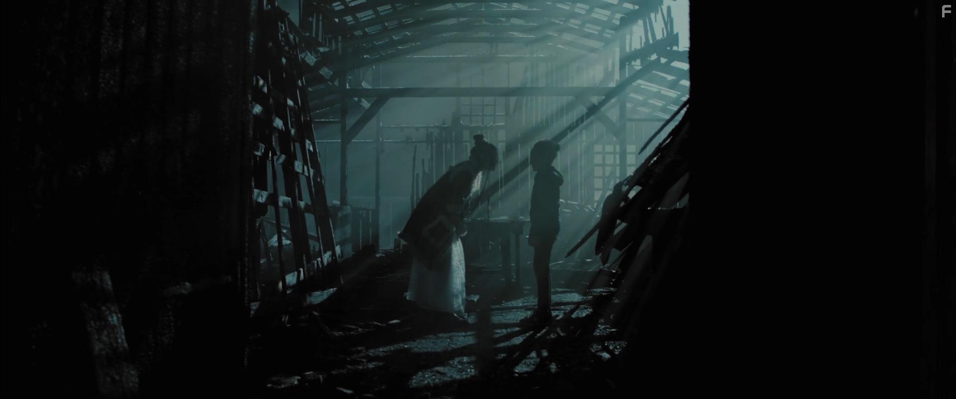 Alexandr Makarov and Anastasiya Tsoy in The folks (2022)