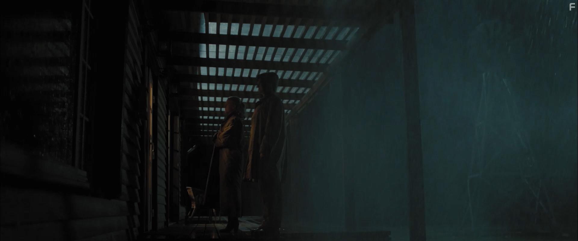 Eva Linder and Anton Naumov in The folks (2022)