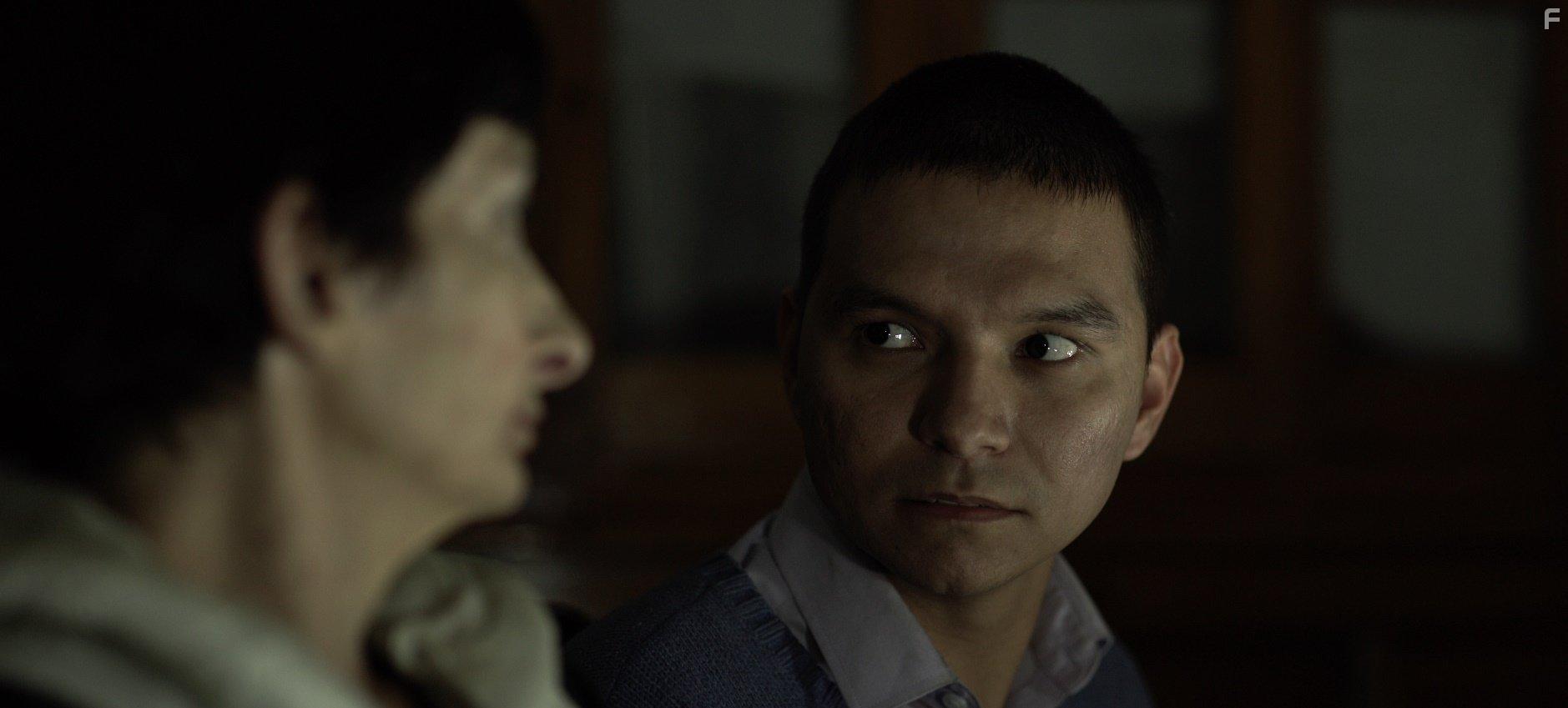 Beatriz Toyos and Jeison Ossa in The Winter Hunger (2021)