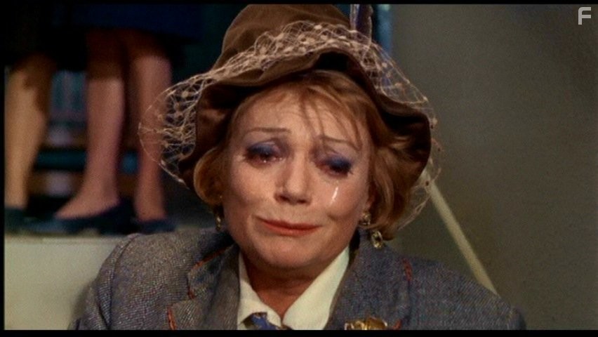 Lila Kedrova in Разорванный занавес (1966)