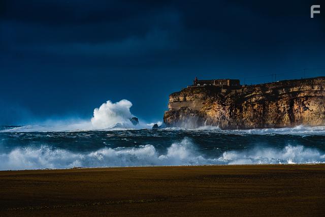 100 Foot Wave (2021)