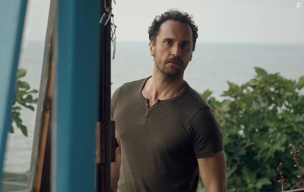 Firat elik in Sakli (2021)