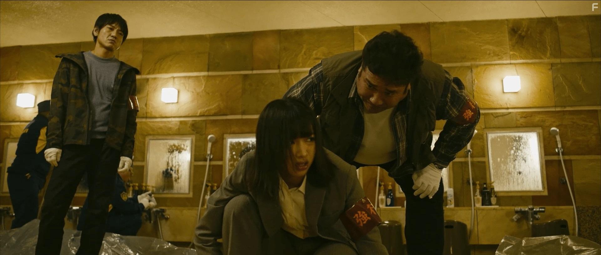 Masanori Mimoto and Akane Sakanoue in Bad City (2022)