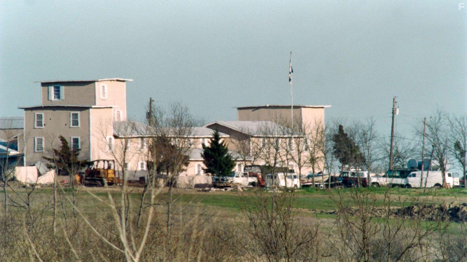 Waco: American Apocalypse (2023)