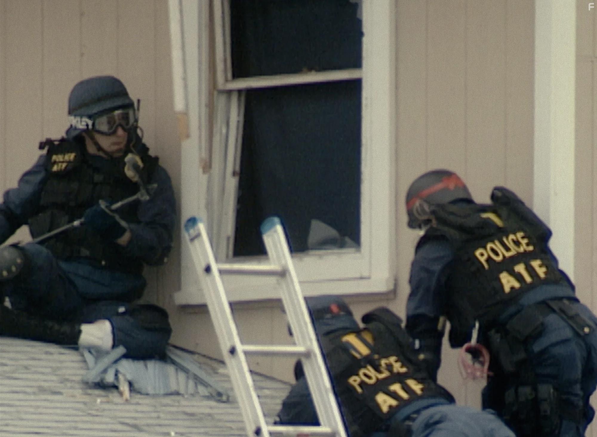 Waco: American Apocalypse (2023)