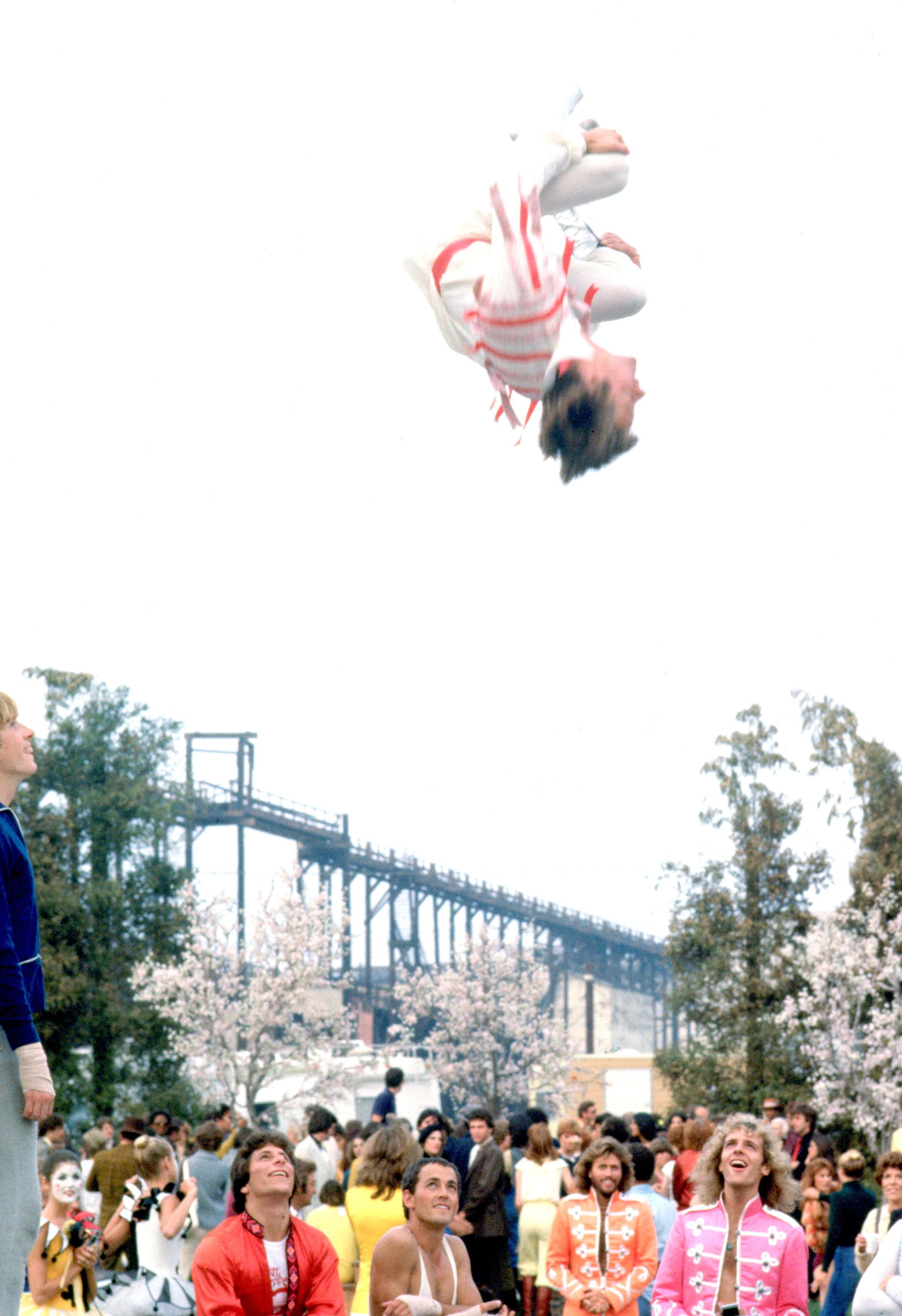 Barry Gibb, Peter Frampton, and Heart in Клуб одиноких сердец сержанта Пеппера (1978)