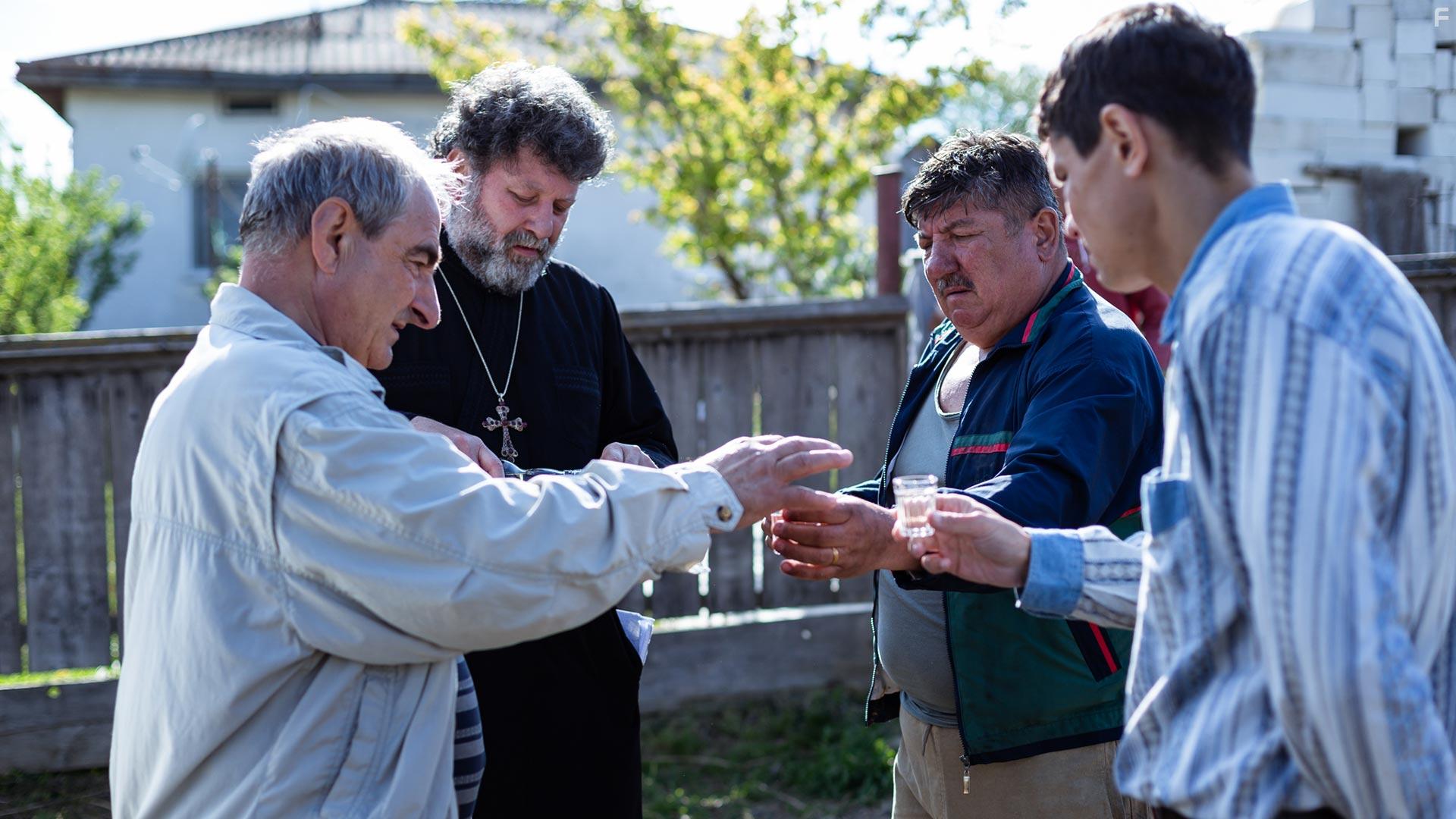 Iulian Postelnicu in Oameni de treaba (2022)