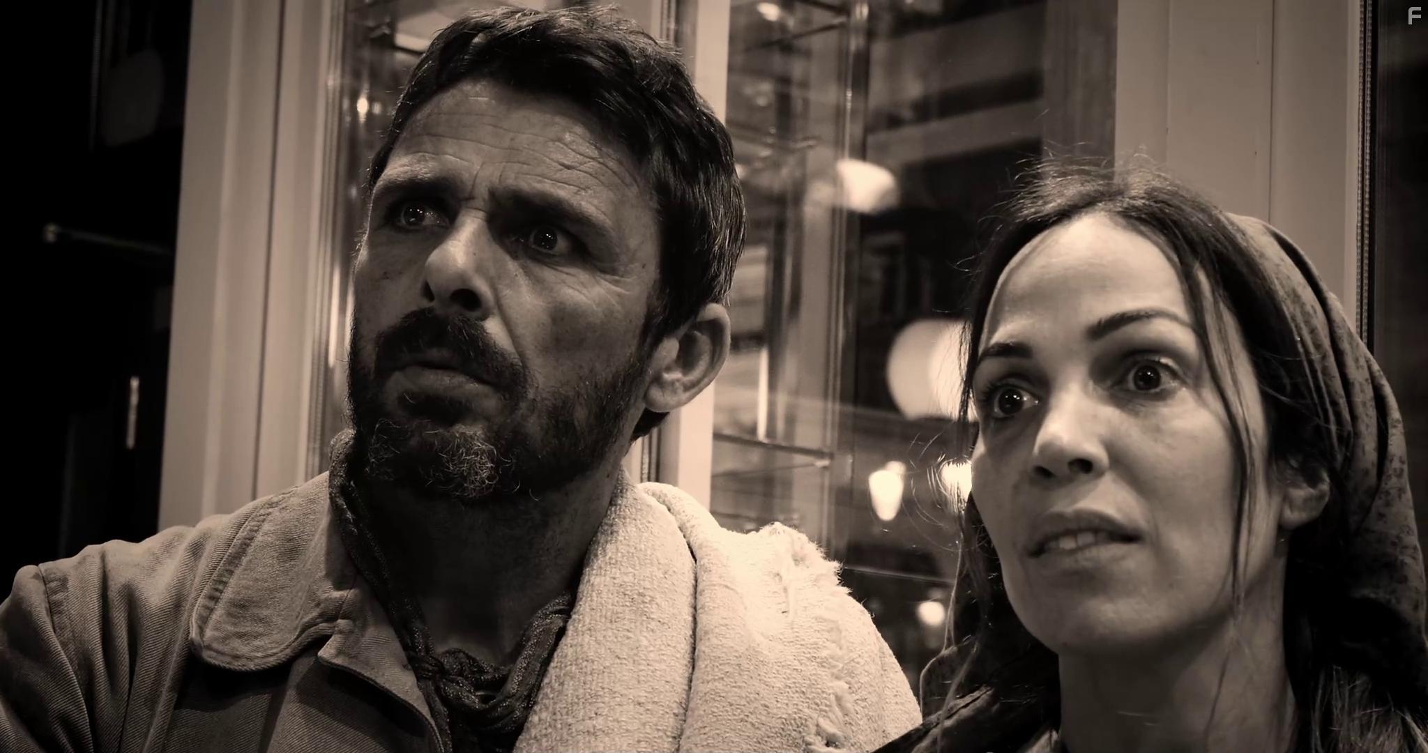 Nerea Garmendia and Luis Mottola in El Hogar (2022)