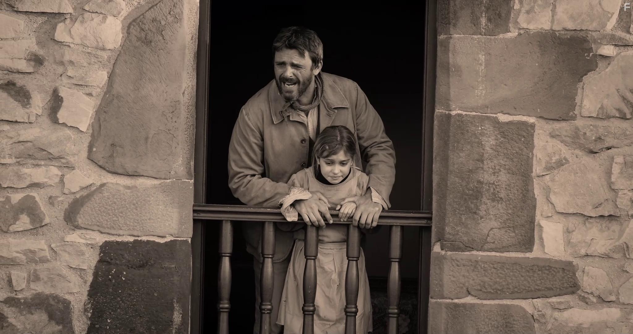 Ze Milln and Luis Mottola in El Hogar (2022)