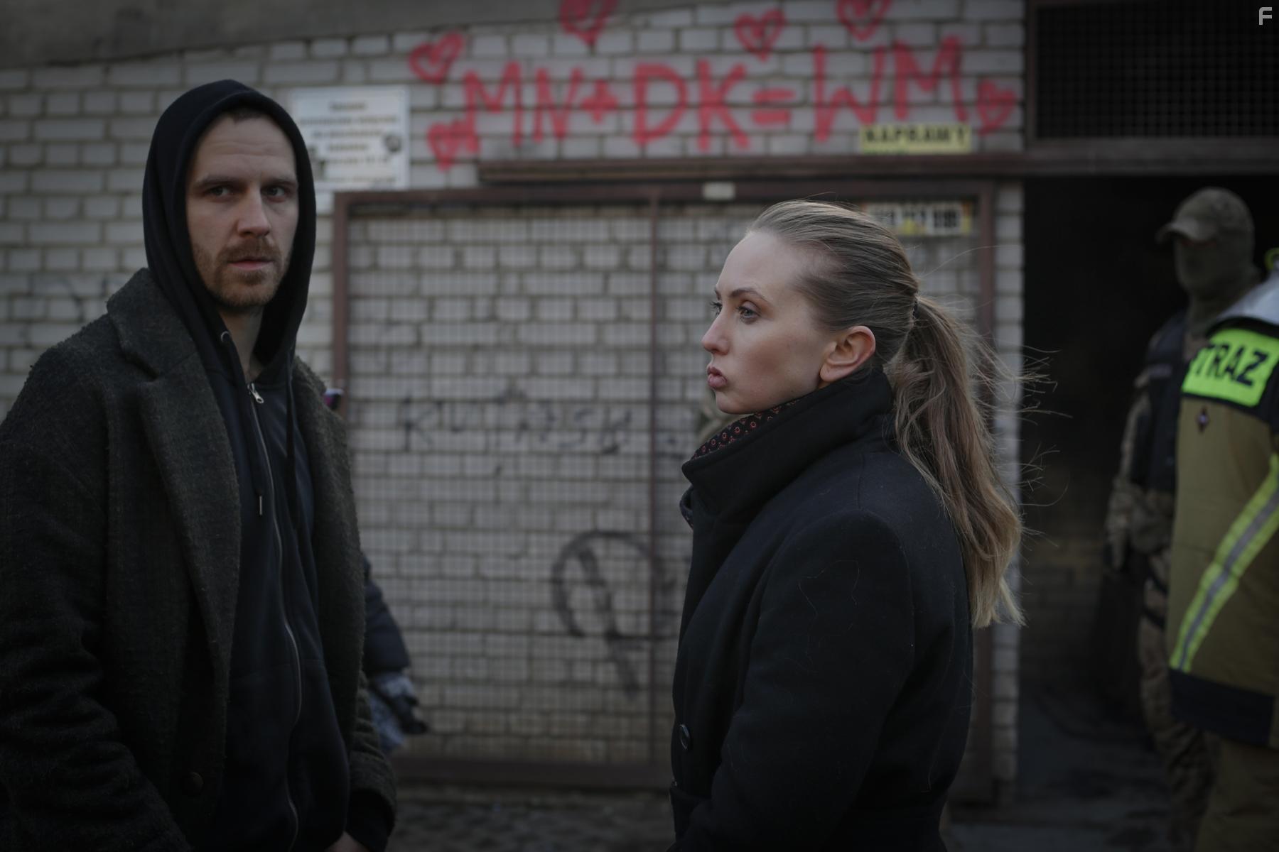 Justyna Wasilewska and Julian Swiezewski in Krucjata (2022)