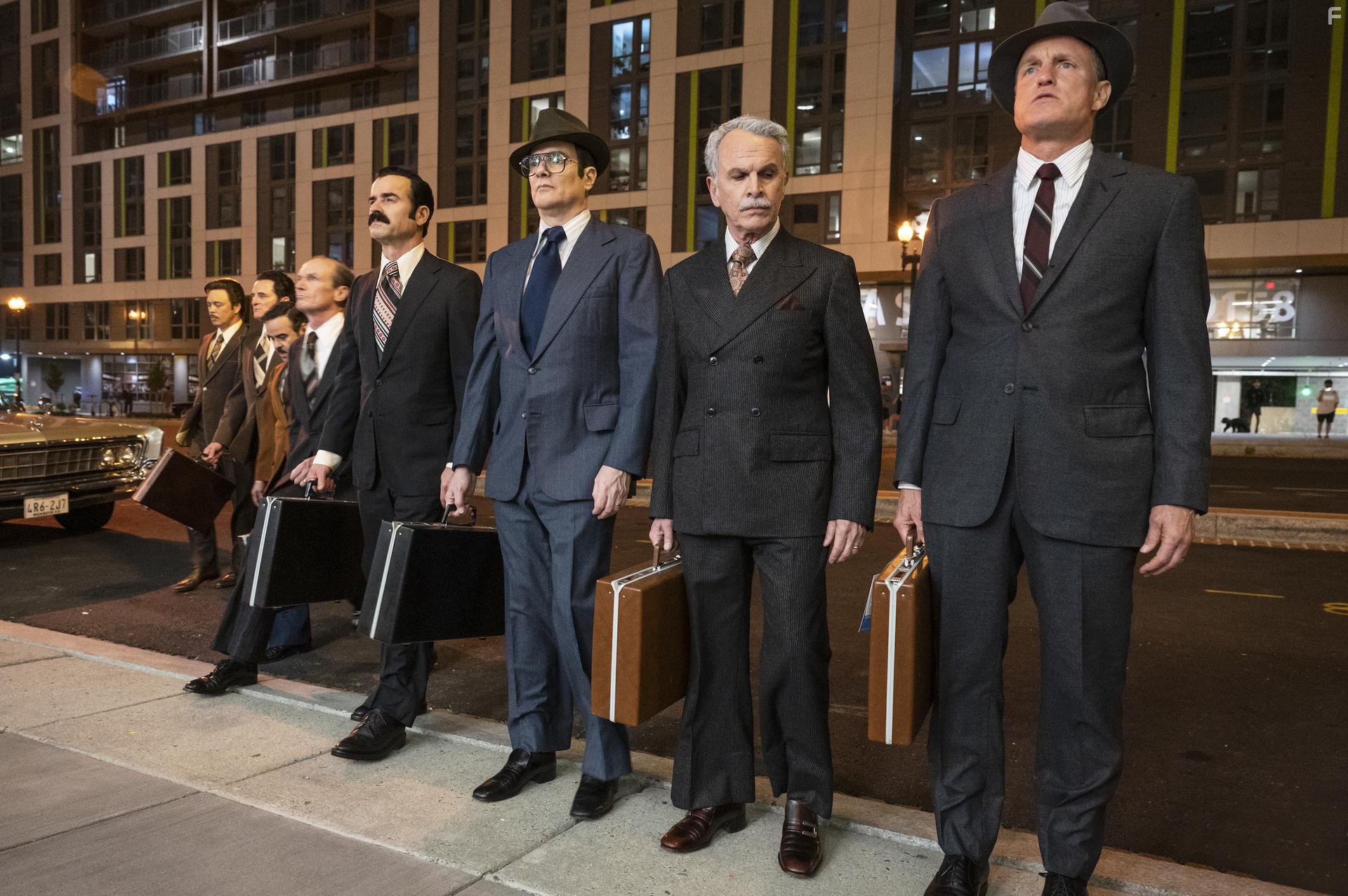 Woody Harrelson, Nelson Ascencio, Kim Coates, Toby Huss, Tony Plana, Justin Theroux, and Yul Vazquez in White House Plumbers (2023)