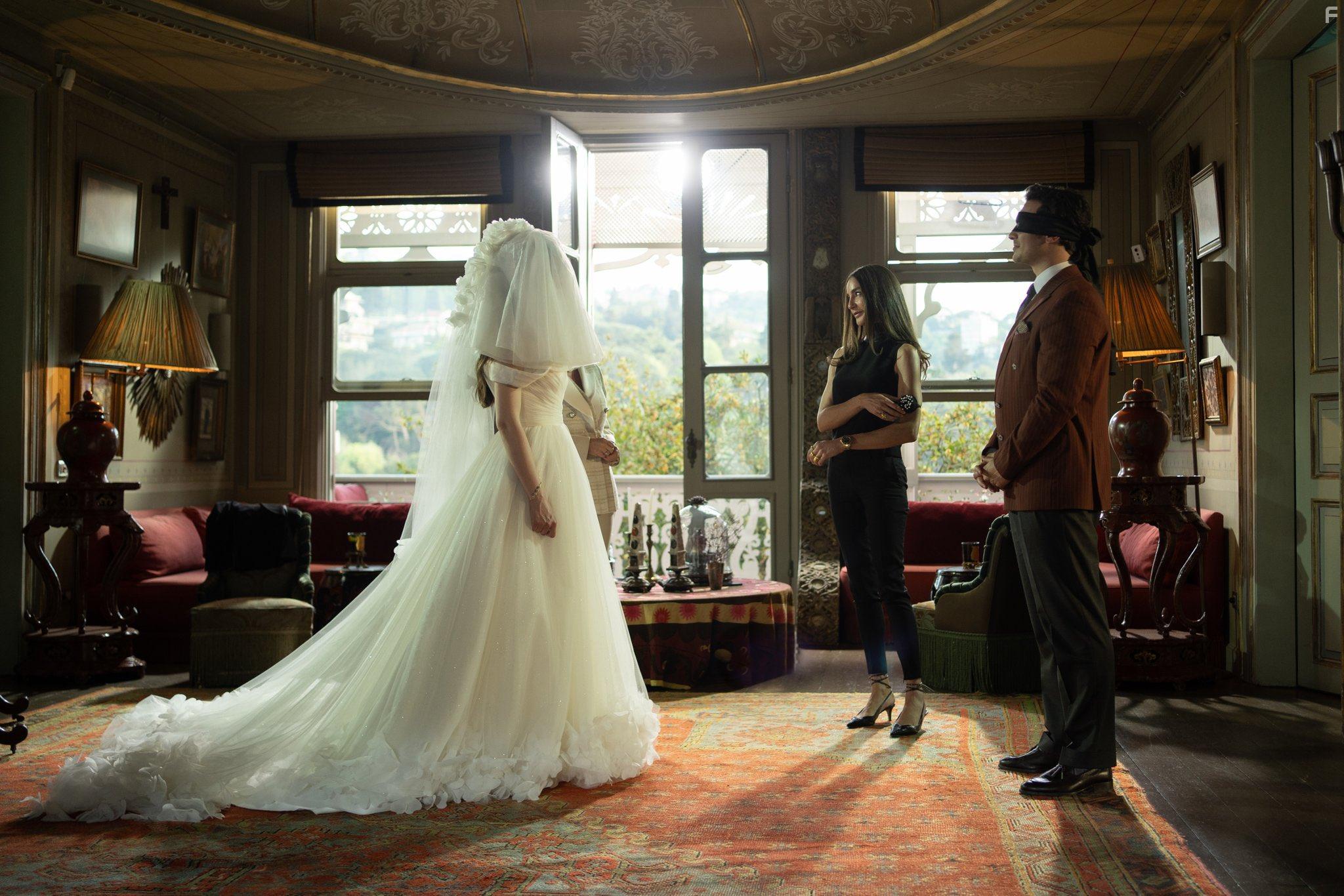 Sifanur Gl, Ece Skan, and agatay Ulusoy in Terzi (2023)