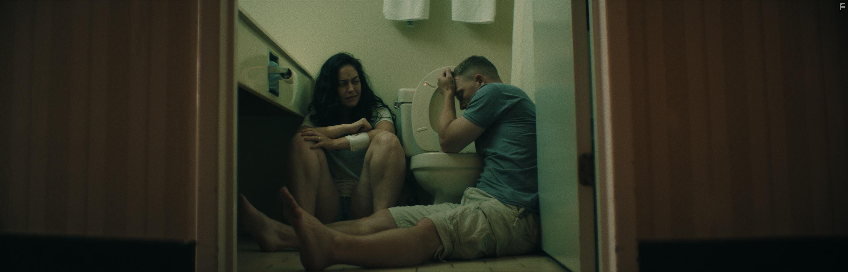 Kimberly Laferriere and Rogan Christopher in Do Not Disturb (2022)