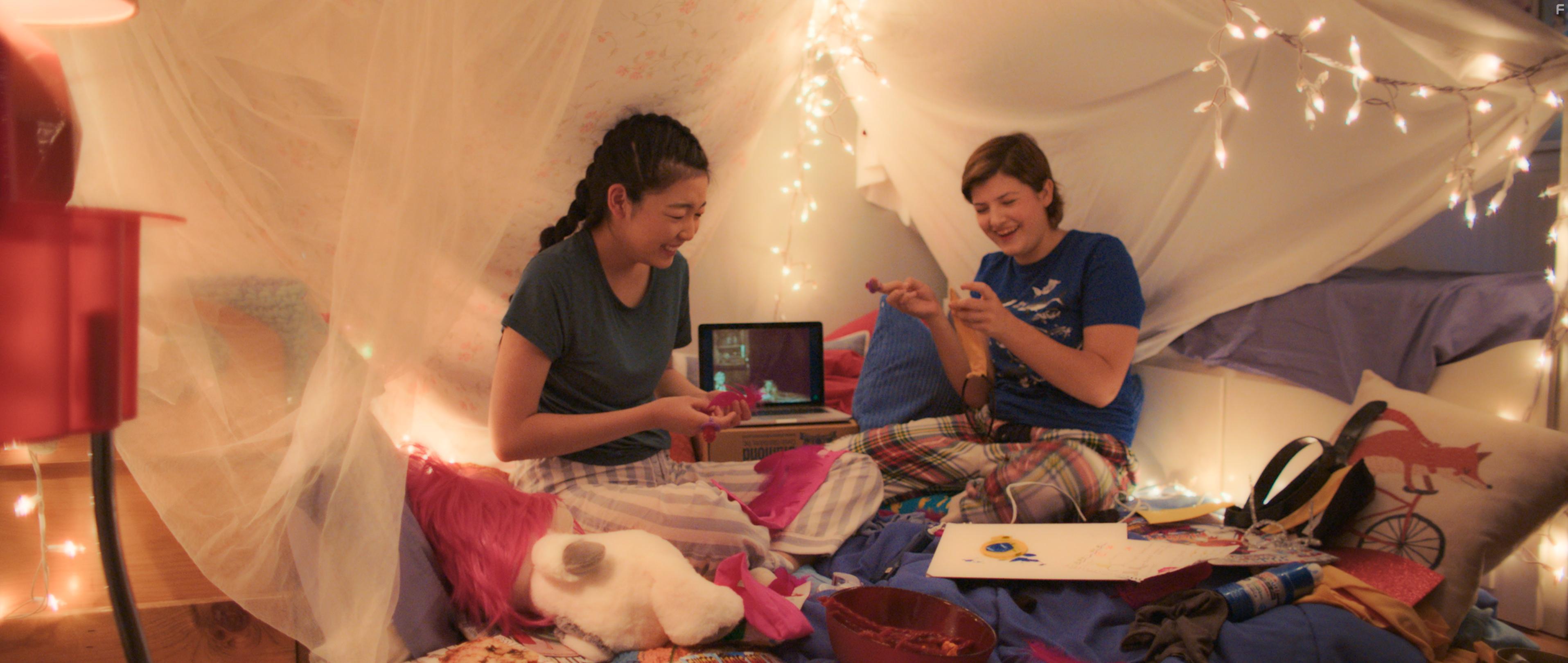 Jesyca Gu and Elliot Stocking in Erin's Guide to Kissing Girls (2022)