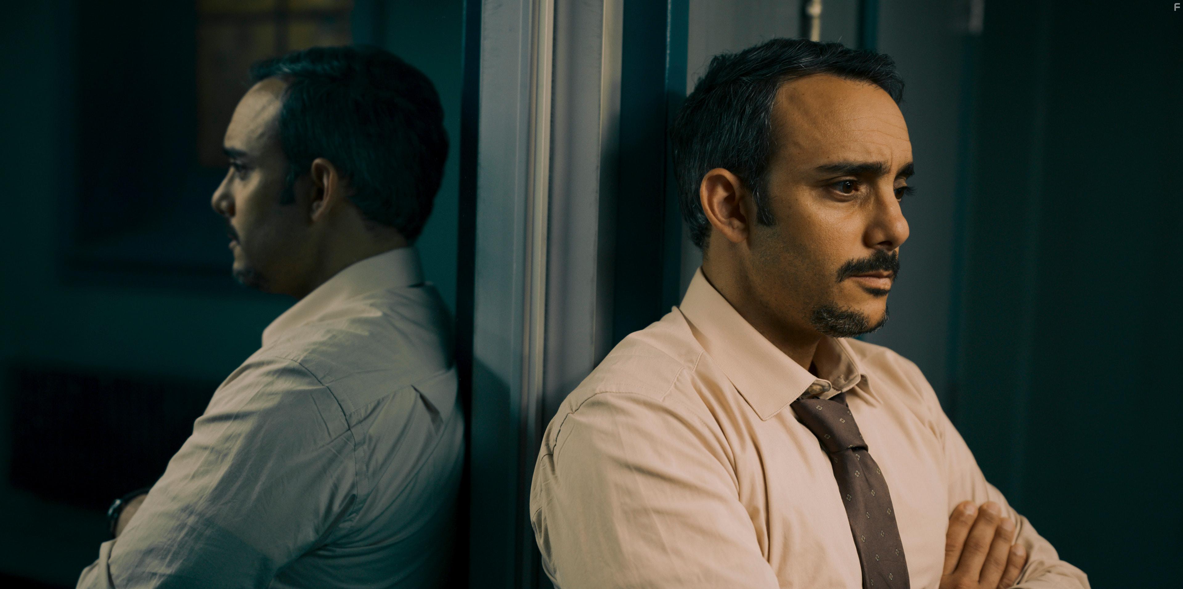 Omid Abtahi in City on Fire (2023)