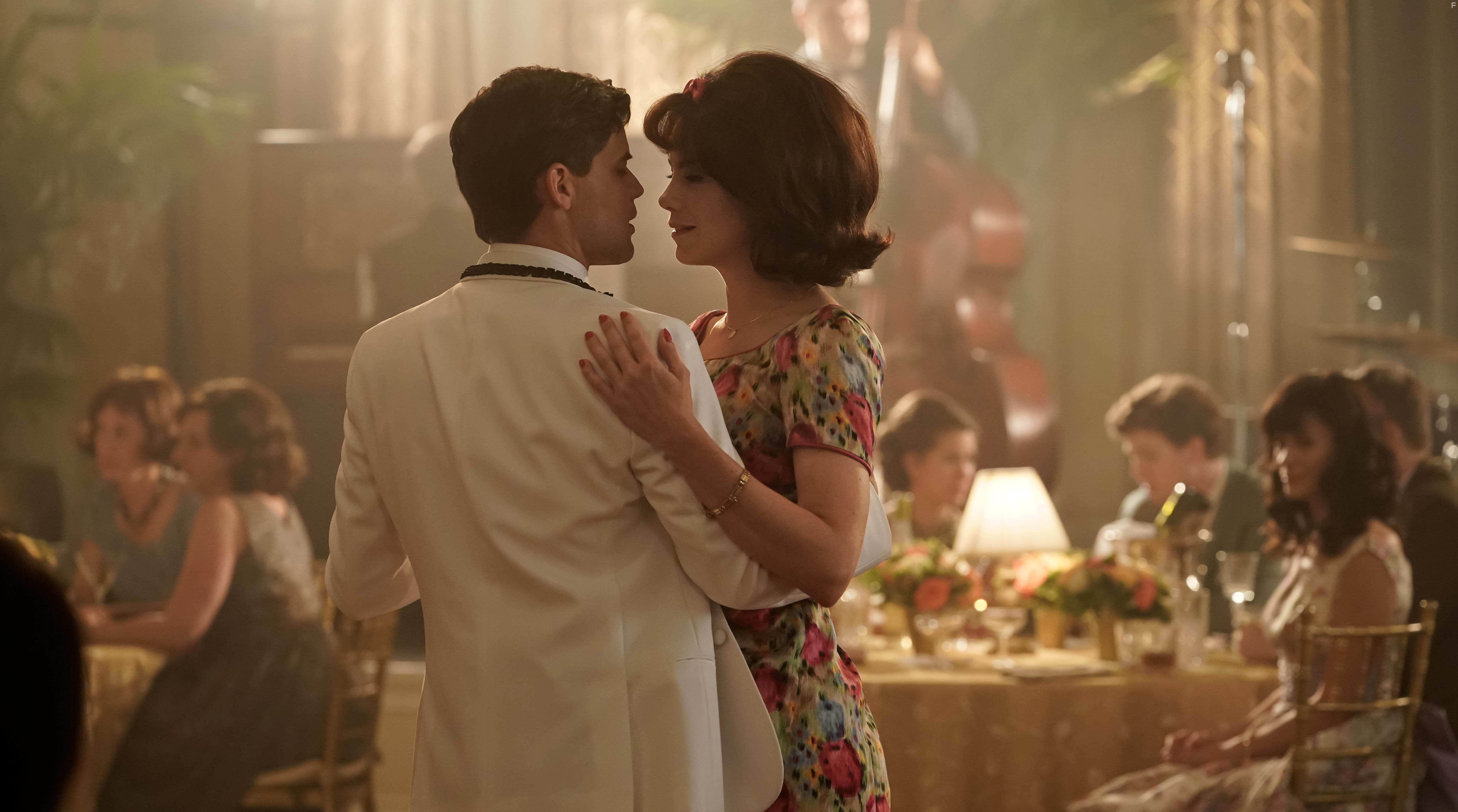 Michelle Monaghan and Jeremy Jordan in Spinning Gold (2023)