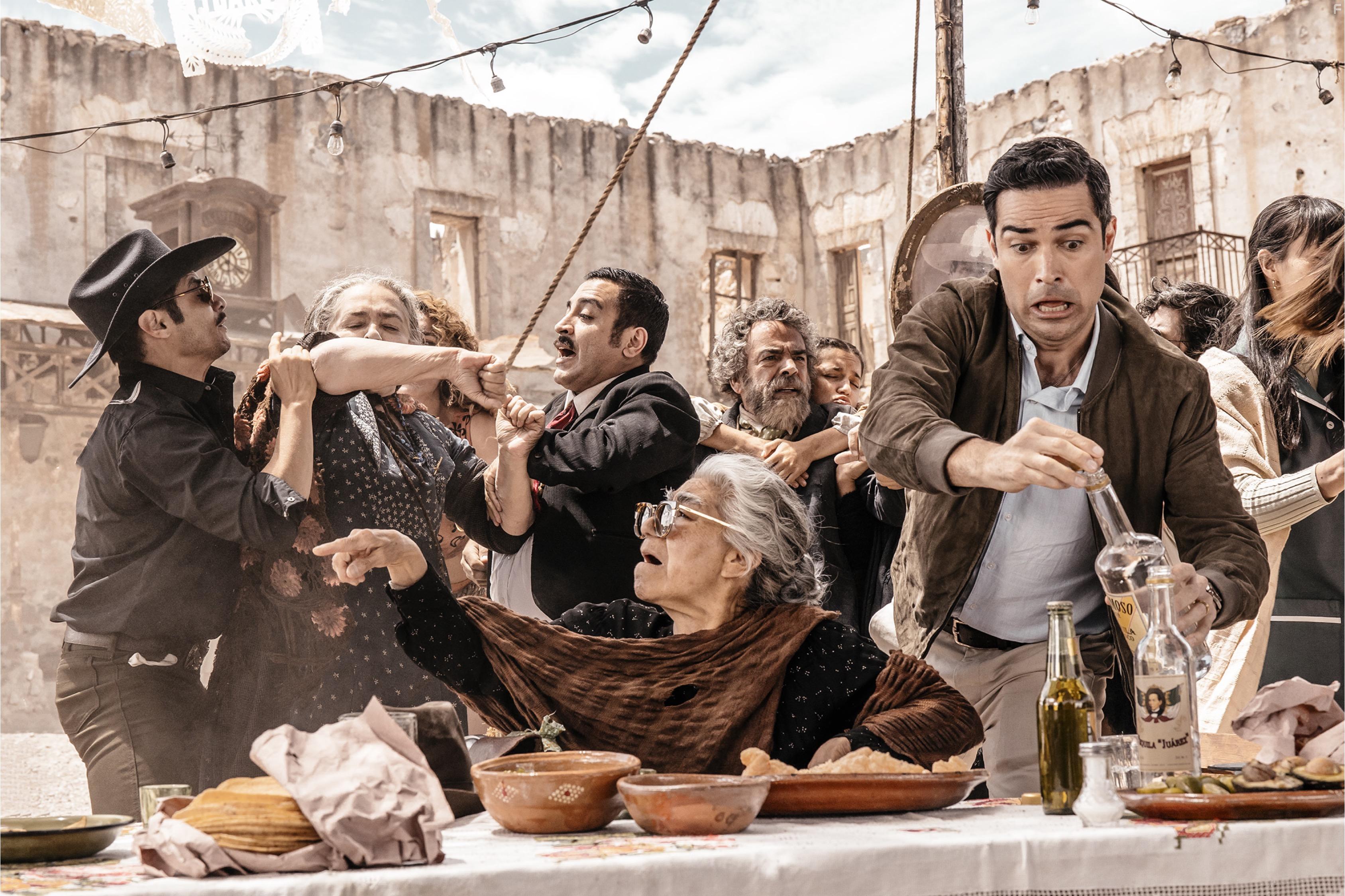 Damin Alczar, Ana Martn, Angelina Pelez, lex Perea, Alfonso Herrera, Joaqun Cosio, Sonia Couoh, Vico Escorcia, and Mayra Hermosillo in Que viva Mxico! (2023)