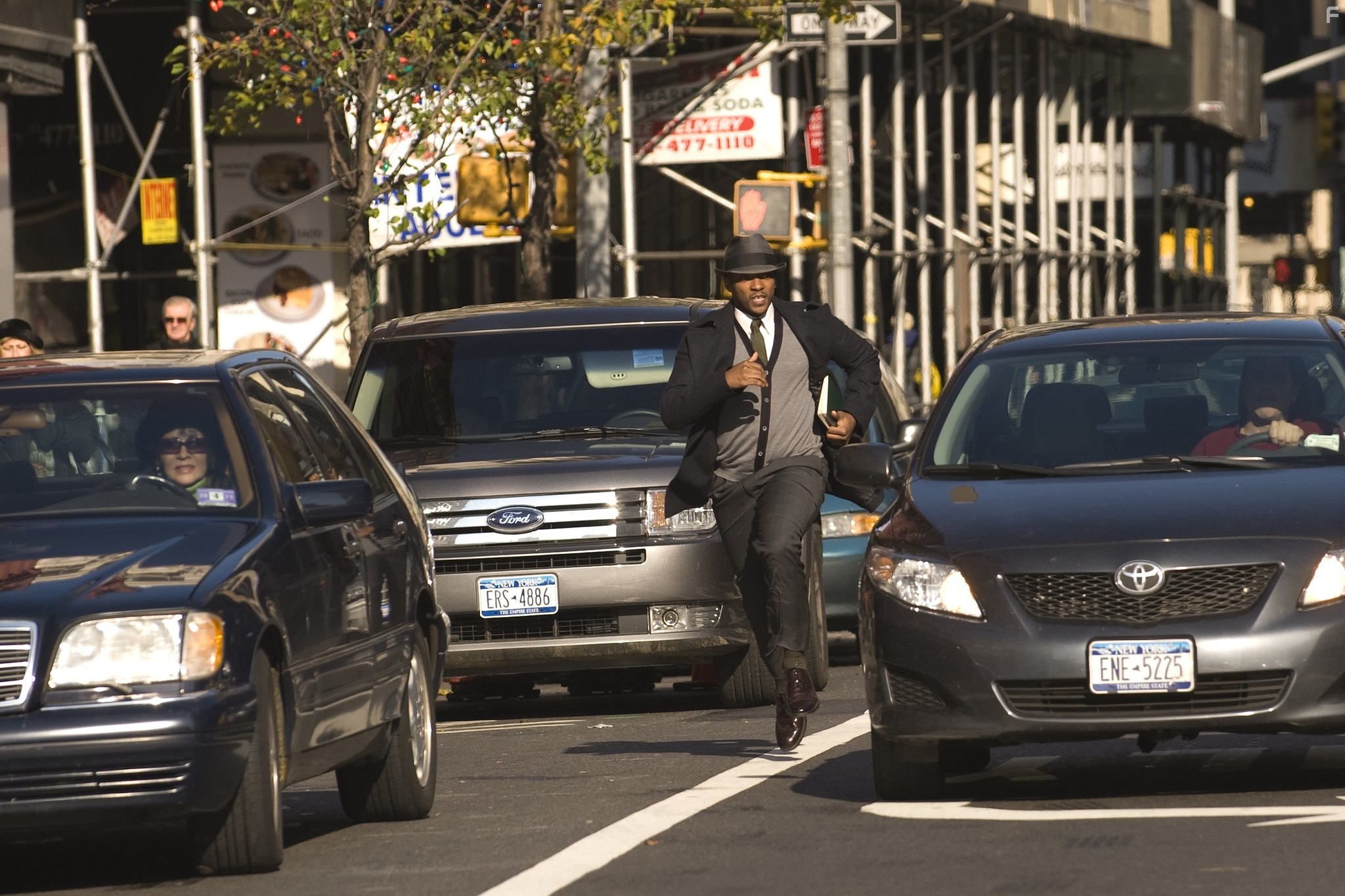 Anthony Mackie in Меняющие реальность (2011)