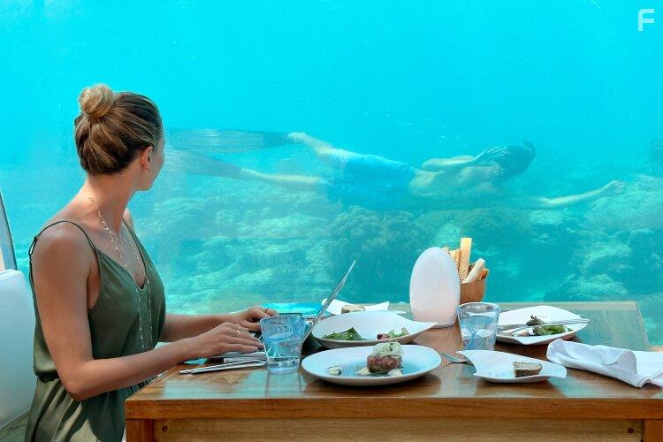 Jake Manley and Jocelyn Hudon in Love in the Maldives (2023)