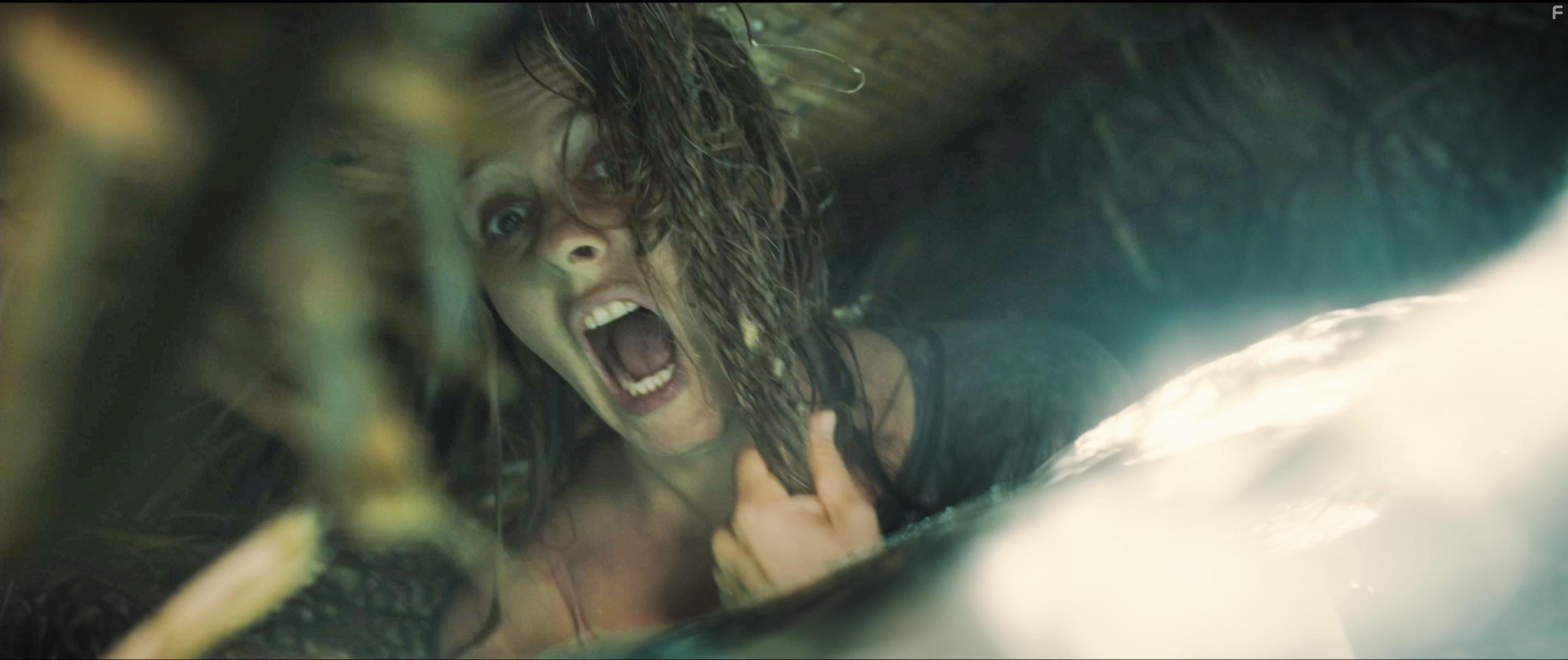 Alicia Silverstone in The Requin (2022)