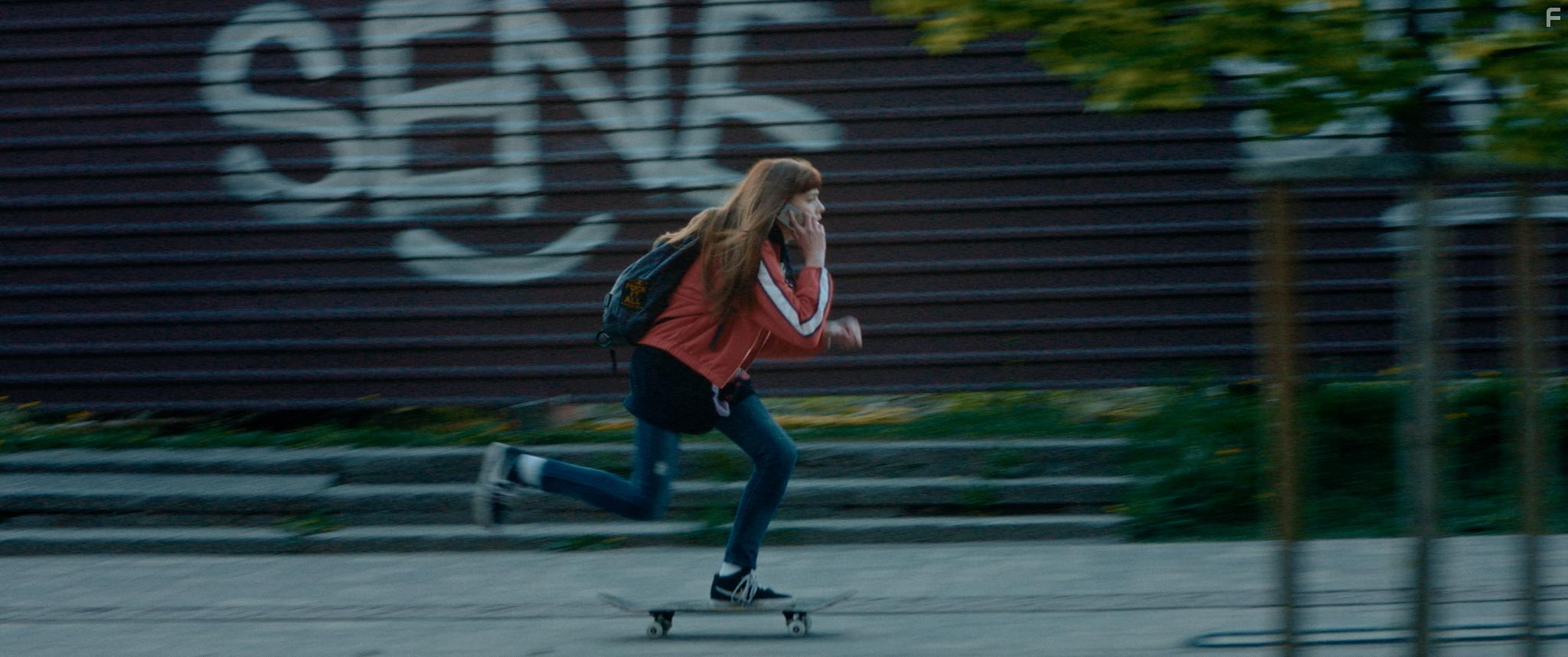 Emma Skirmante in Masas (2022)