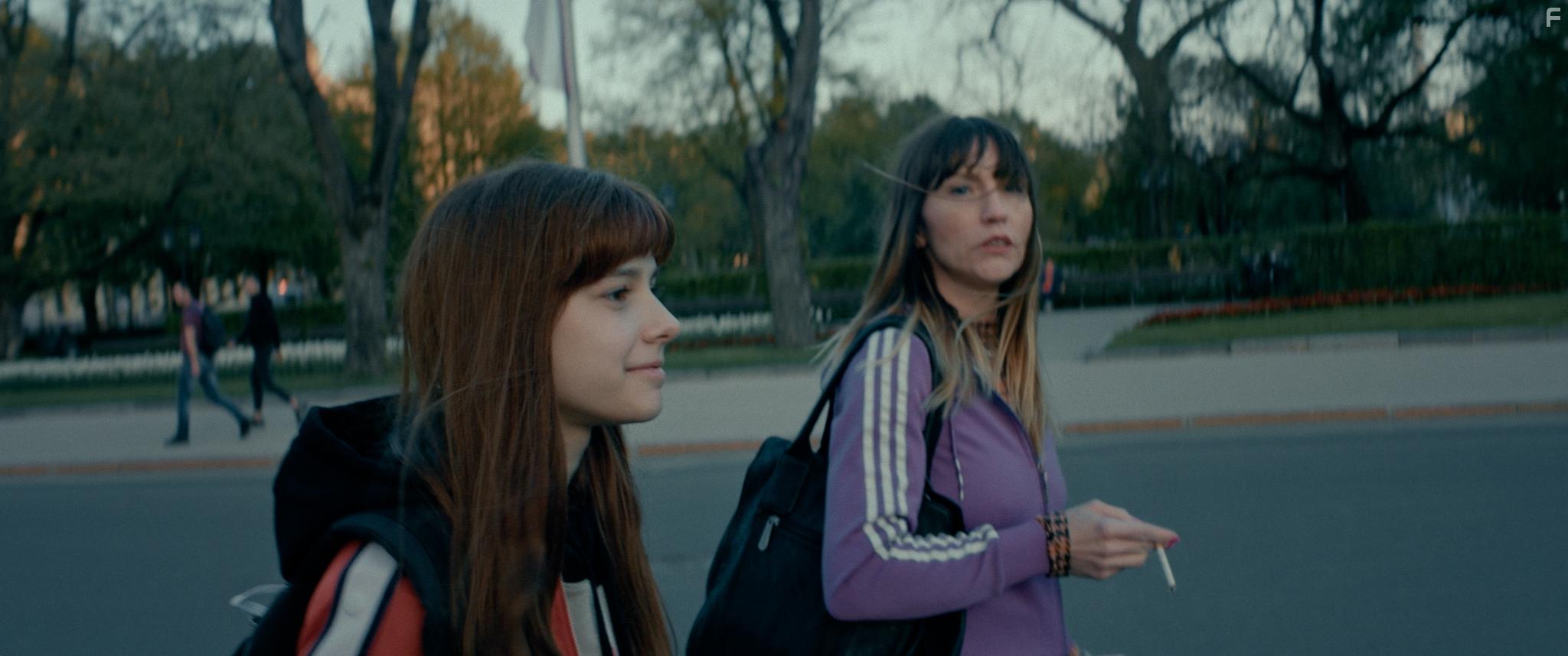 Emma Skirmante and Iveta Pole in Masas (2022)