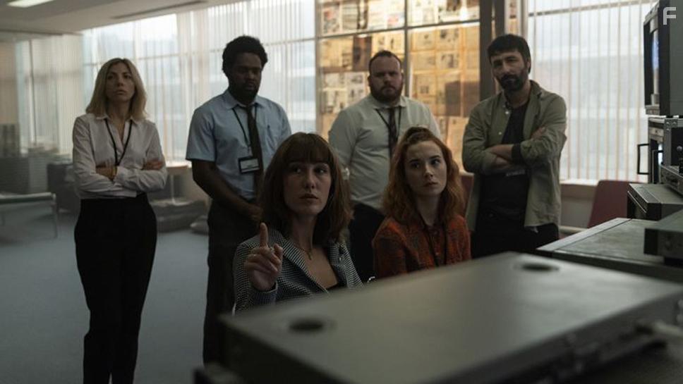 Aria Bedmar, Almudena Amor, Mikel Losada, and Viti Surez in El silencio (2023)