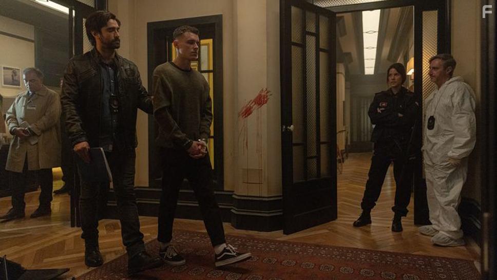 Arn Piper and Aitor Luna in El silencio (2023)