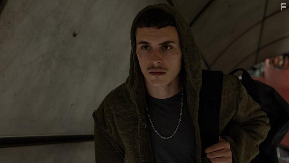 Arn Piper in El silencio (2023)