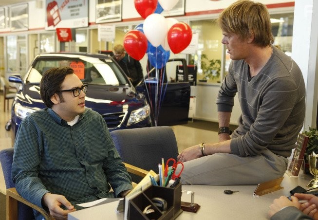 Kris Marshall and Nelson Franklin in Светофор (2011)