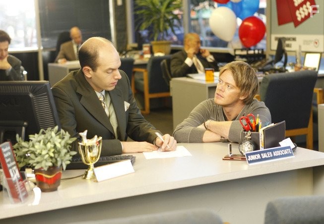 Kris Marshall and Paul Scheer in Светофор (2011)