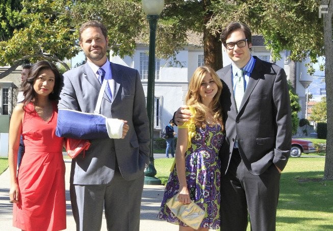 David Denman, Liza Lapira, Nelson Franklin, and Aya Cash in Светофор (2011)