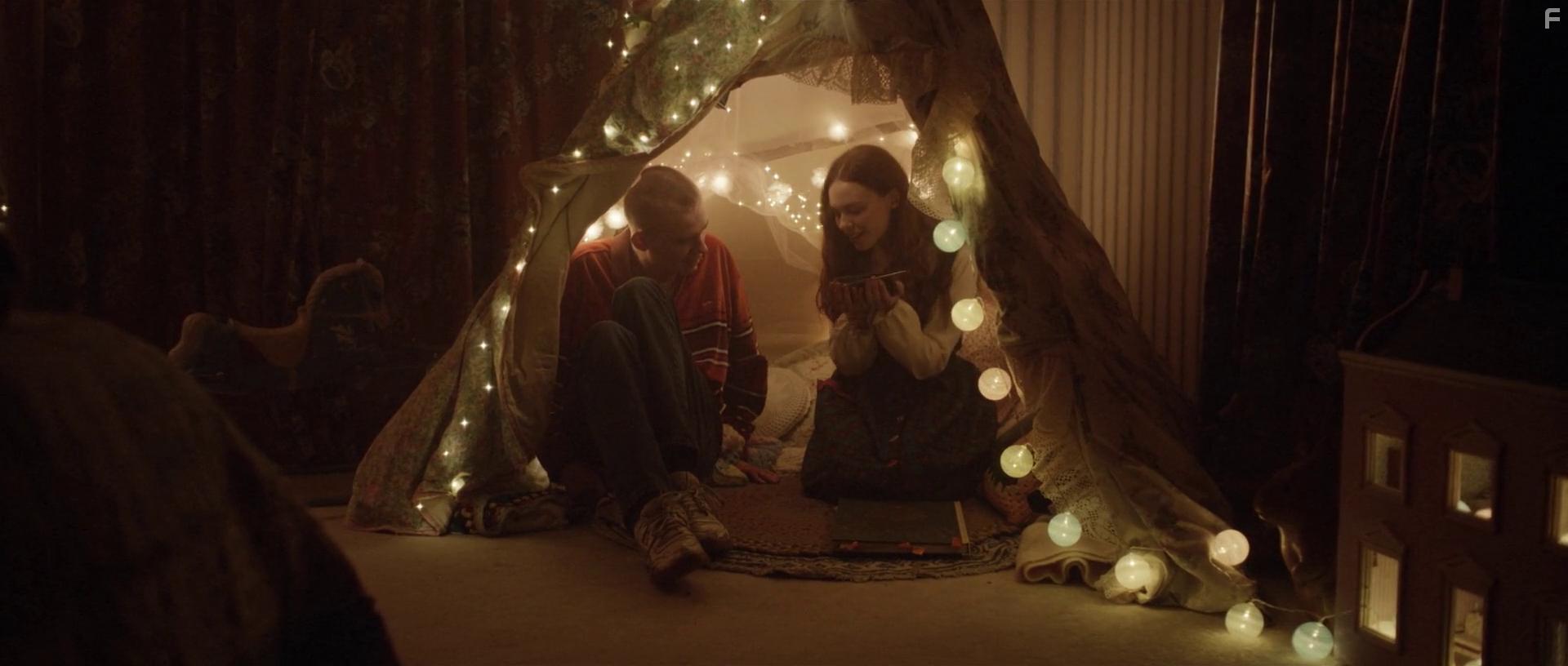 Sadie Soverall and Harry Cadby in Little Bone Lodge (2023)