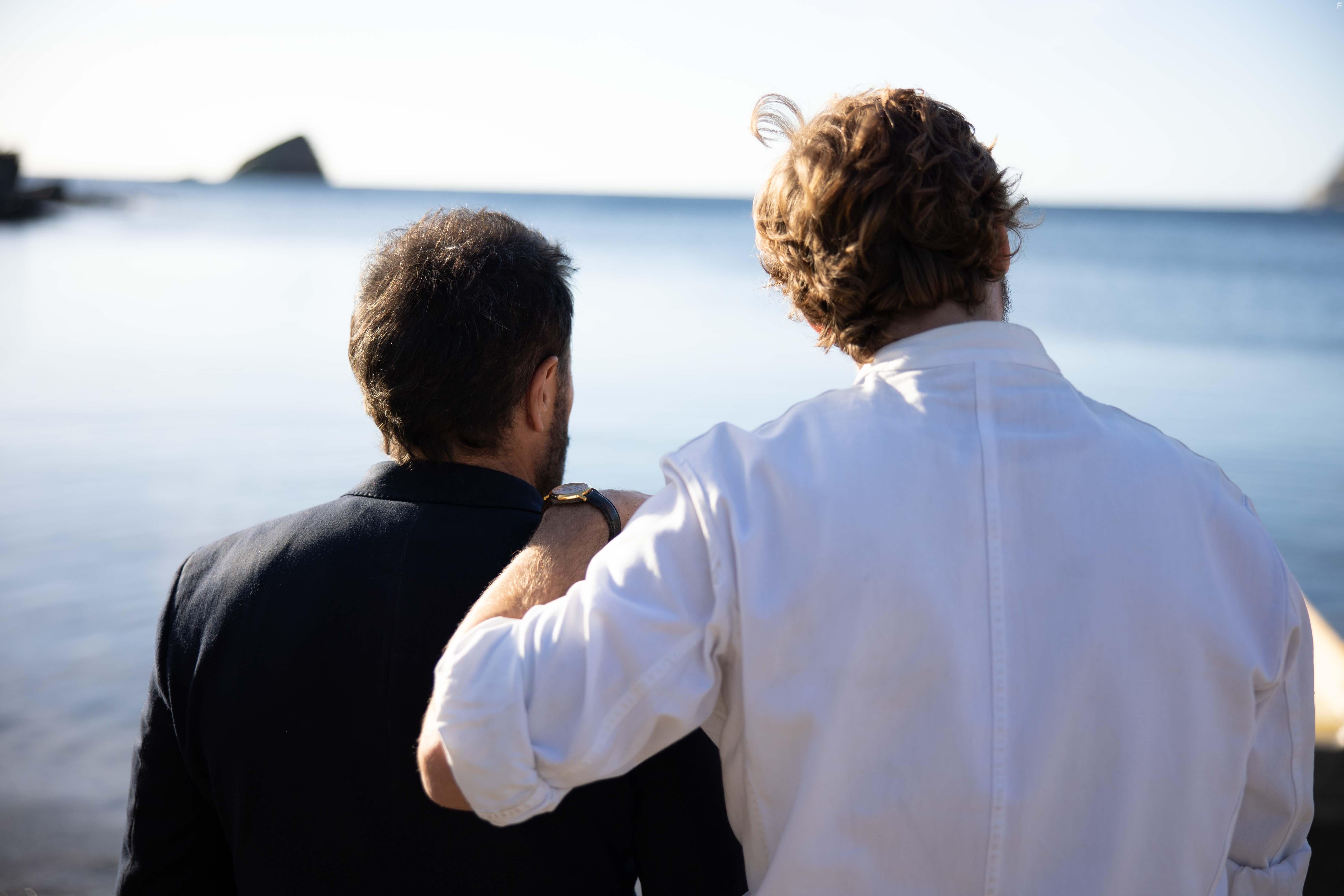 Jos Garcia and Ivan Massagu in Esperando a Dal (2023)
