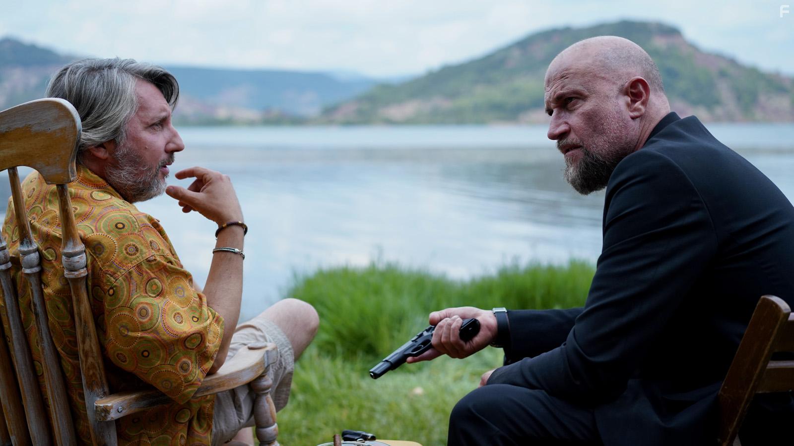 Bruno Podalyds and Franois Damiens in Les complices (2023)