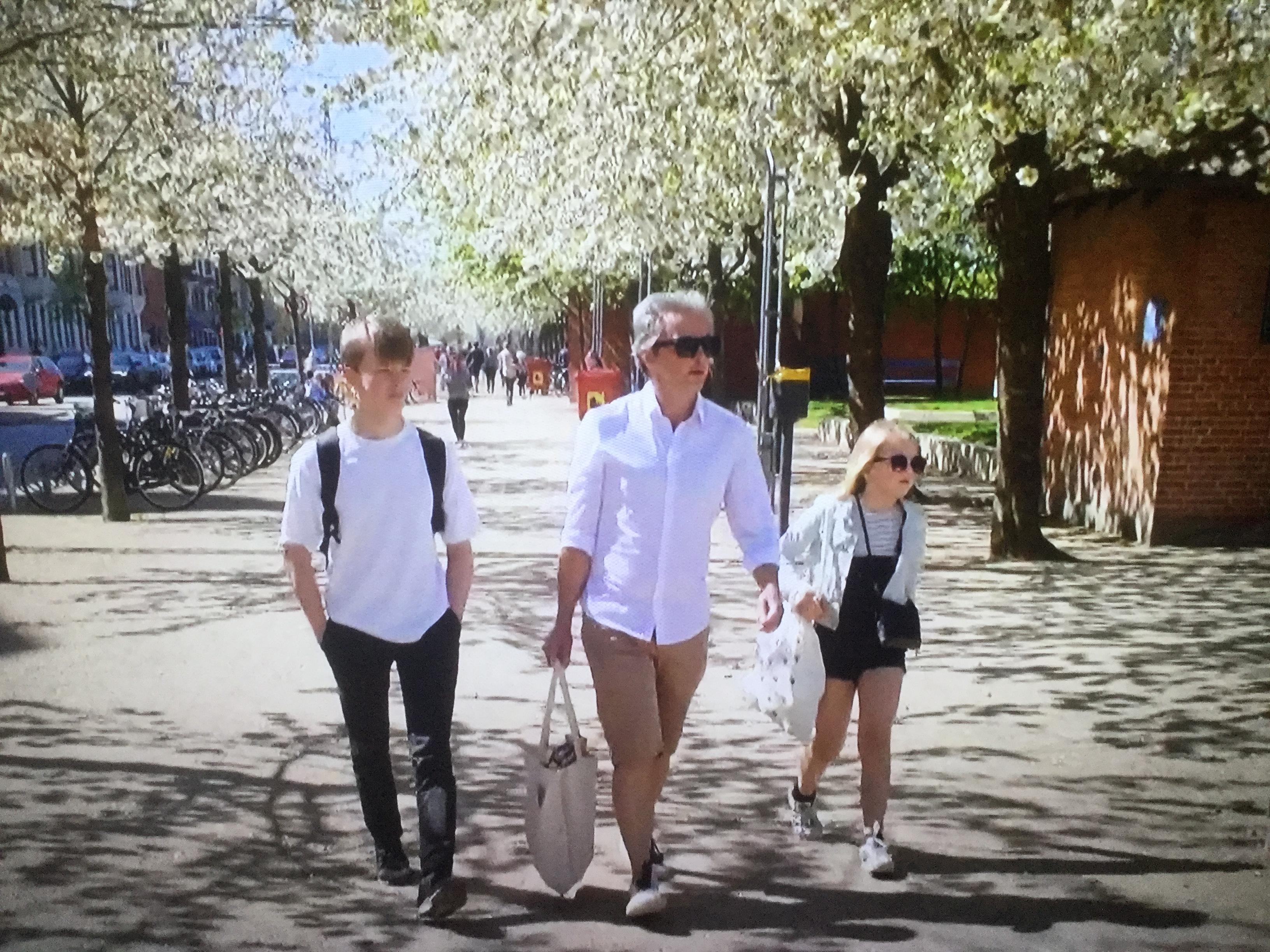 Mikael Colville-Andersen, Felix Modler-Andersen, and Lulu-Sophia Modler-Andersen in The Life-Sized City (2017)