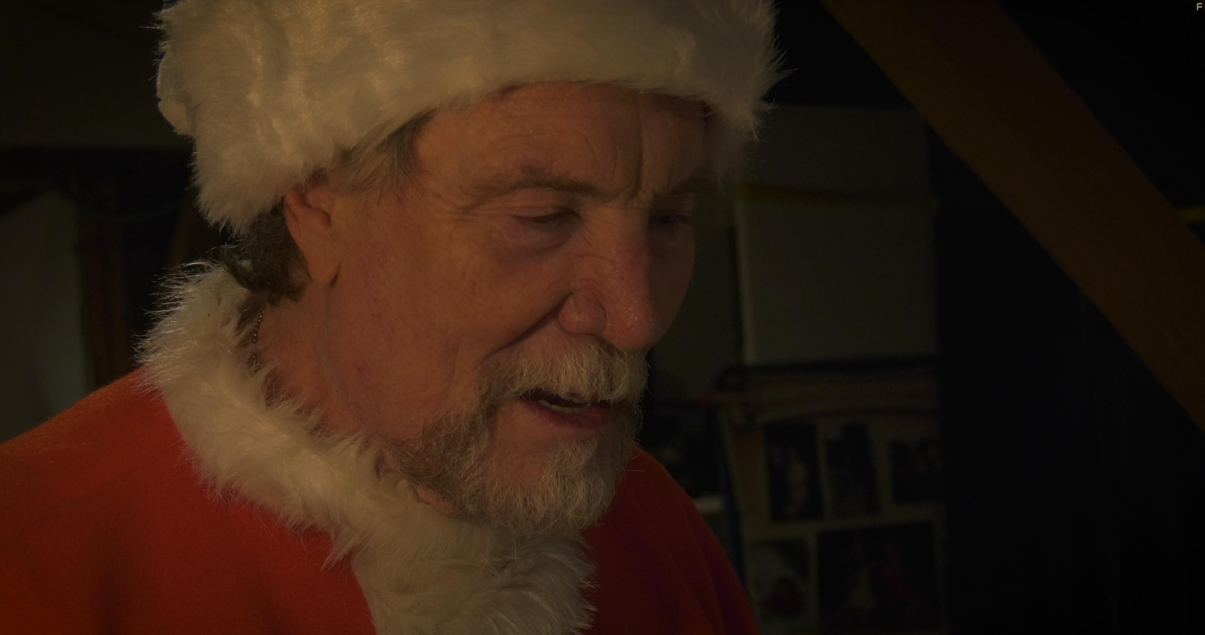 Vernon Wells in The Christmas Tapes (2022)