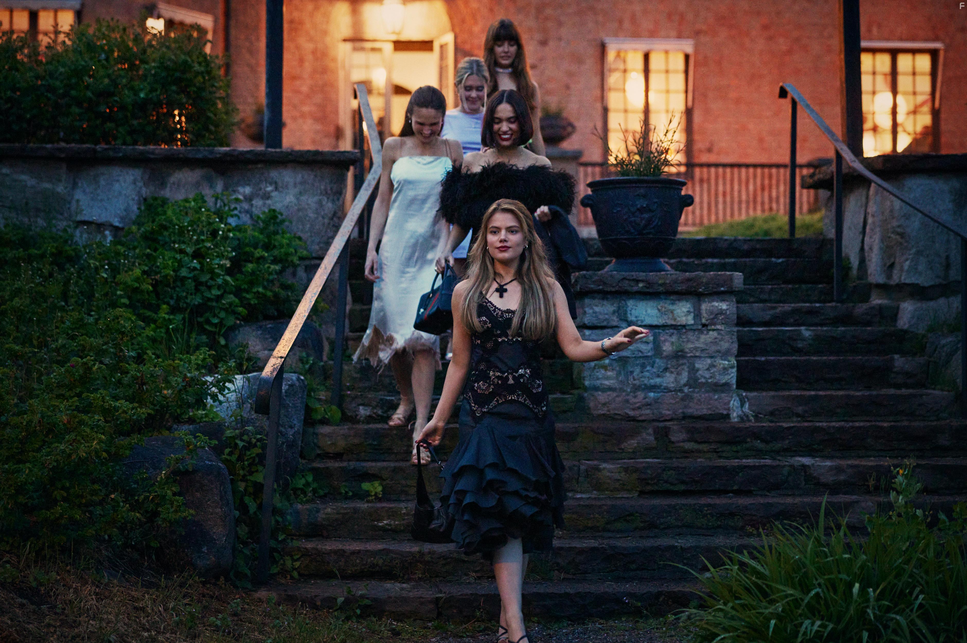 Alva Bratt, Tindra Monsen, Tea Stjrne, and Sarah Gustafsson in Barracuda Queens (2023)