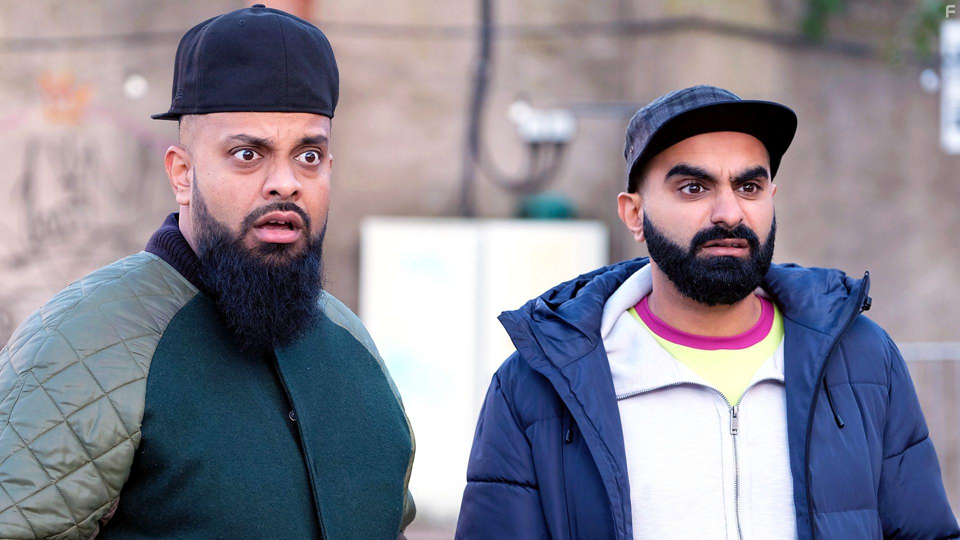 Tez Ilyas and Guz Khan in Man Like Mobeen (2017)