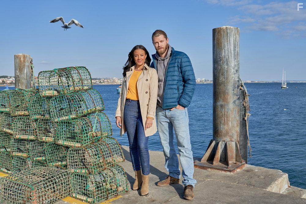 Luke Mitchell and Heather Hemmens in A Pinch of Portugal (2023)