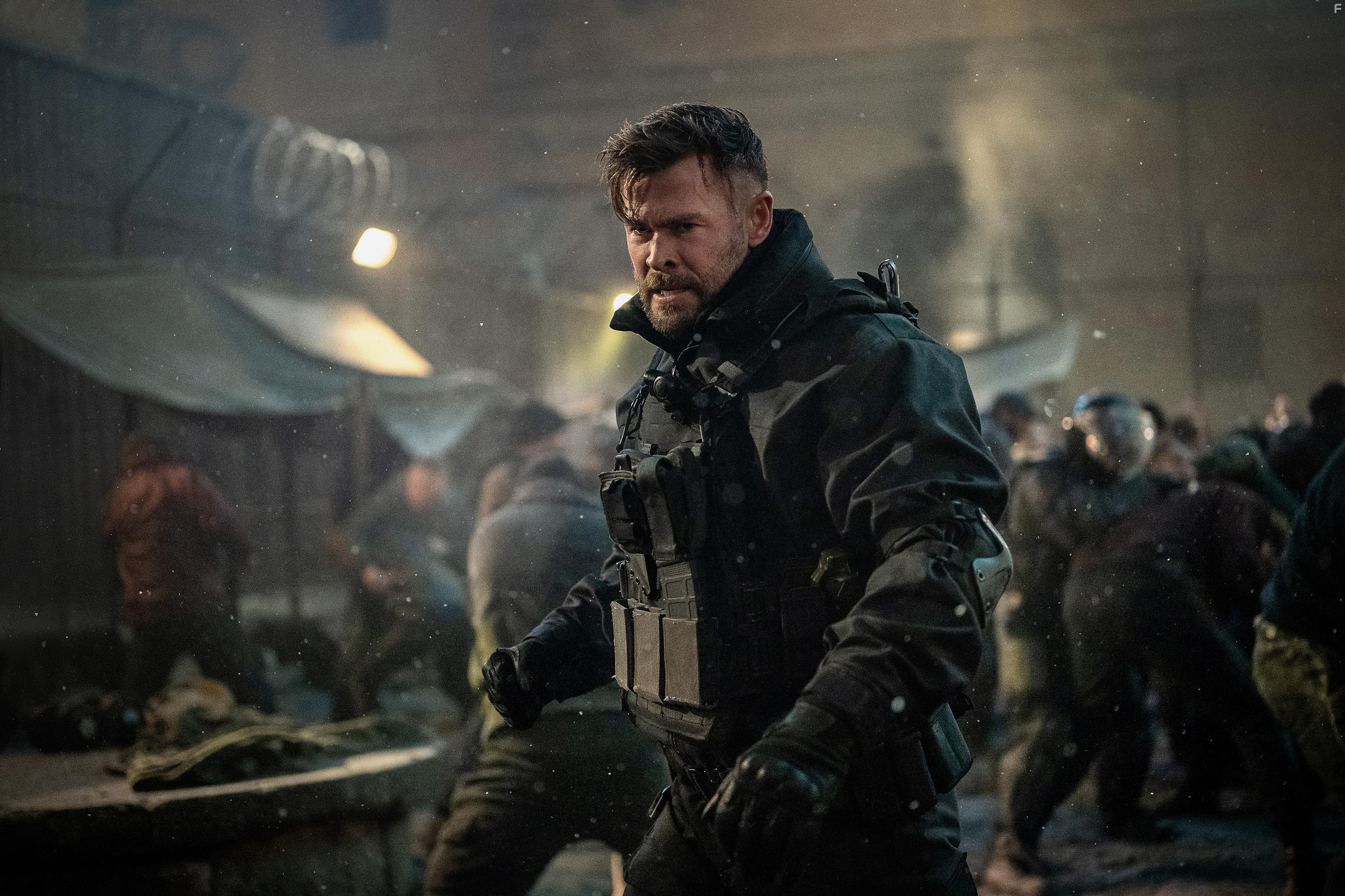 Chris Hemsworth in Extraction 2 (2023)
