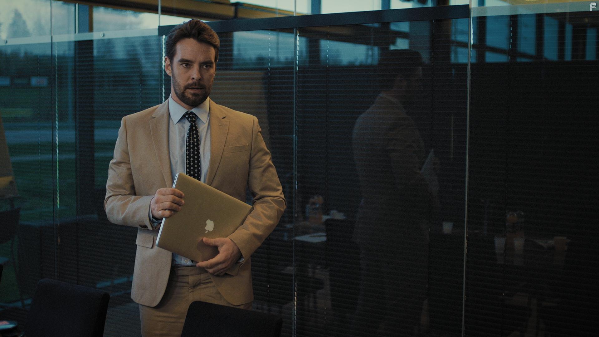 Mikko Leppilampi in Downshiftaajat (2015)